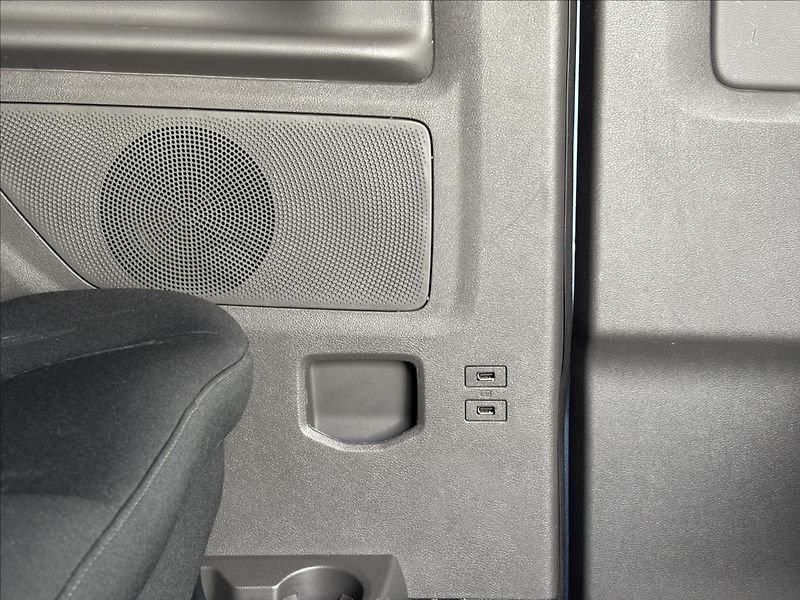 Ford Tourneo Custom 2,0 EcoBlue 125kW L2 - fotka 16 z 38