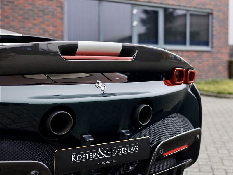 Ferrari SF90 (2021) Stradale 4.0 V8 1001PS 4x4 Ate - fotka 16 z 72