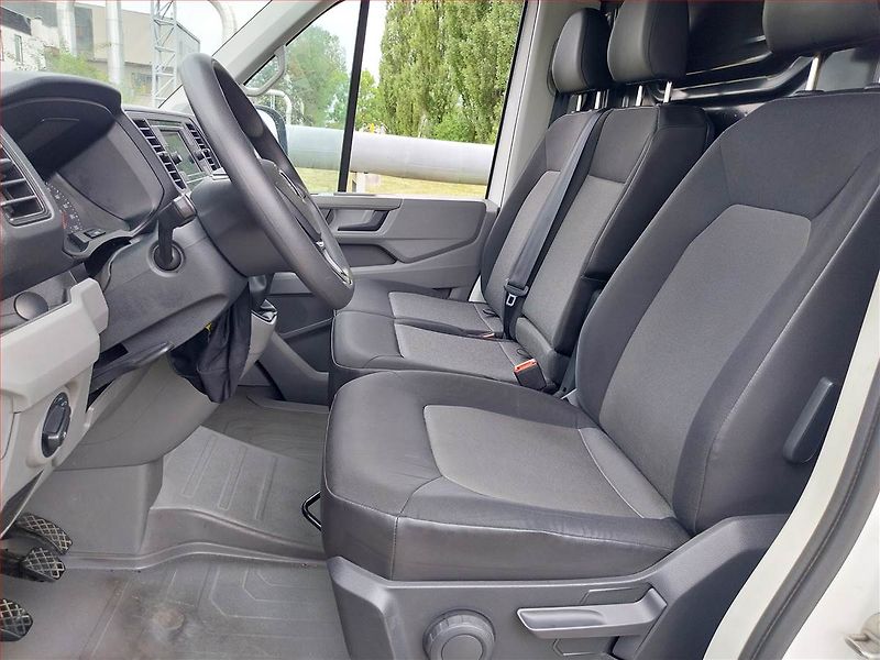 Volkswagen Crafter (2023) 2.0 TDI, L3H3, ČR, 1Maj - fotka 9 z 21