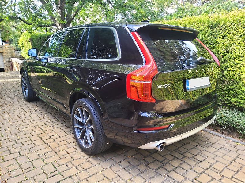 Volvo XC90 (2015) Momentum 2.0 D5 AWD 165 kW - fotka 4 z 33