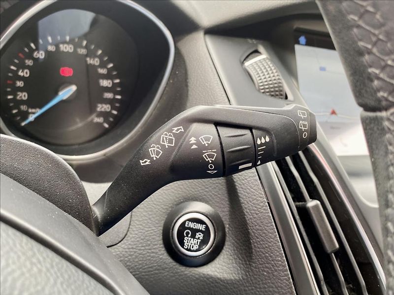 Ford Focus 1,5 TDCi NAVI VÝHŘEV - fotka 24 z 43