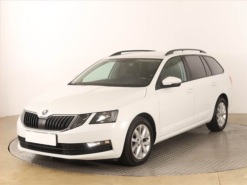 Škoda Octavia (2018) 1.6 TDI, Automat, Navi - fotka 2 z 18
