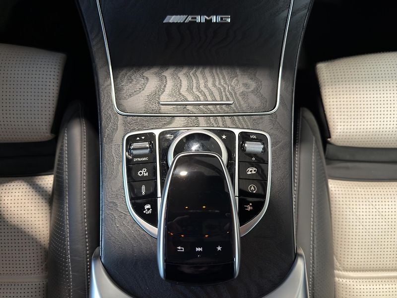 Mercedes-Benz Třídy C (2018) Mercedes-AMG C 63 kupé - fotka 18 z 22