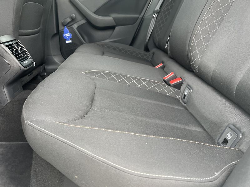 Škoda Kamiq 1.0TSi 81kw KAMERA TAŽNÉ ALU - fotka 27 z 46