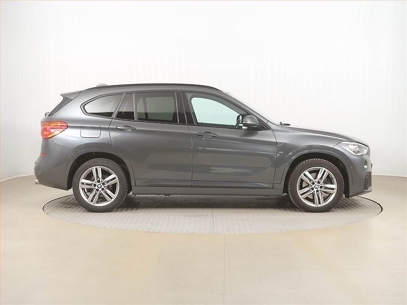 BMW X1 (2016) M Sport xDrive25d, 4X4 - fotka 6 z 18