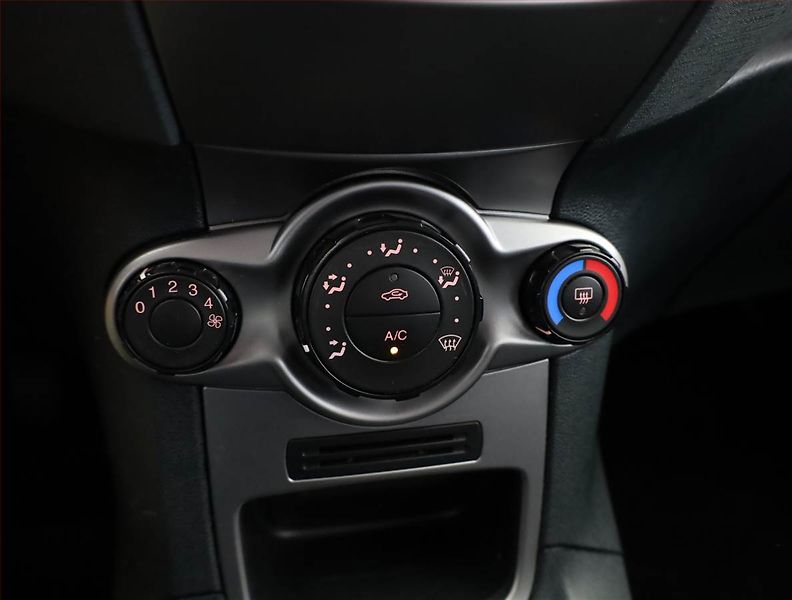 Ford Fiesta (2009) 1.25, nová STK, levný provoz - fotka 10 z 16