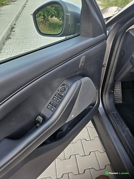 Ford Mustang Mach-E (2021) Kamera, Navi, kůže - fotka 9 z 14