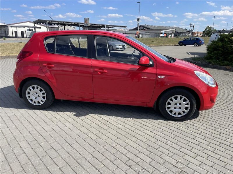 Hyundai i20 1,4 i 73kw Automat, Klima, LPG - fotka 27 z 28