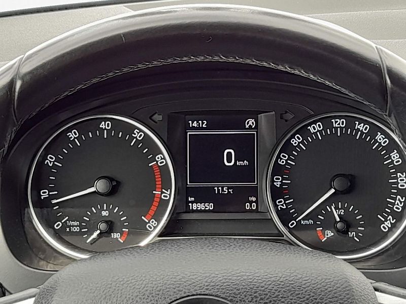 Škoda Rapid AMBITION FRESH 1.2TSi 81KW 6MP - fotka 18 z 20