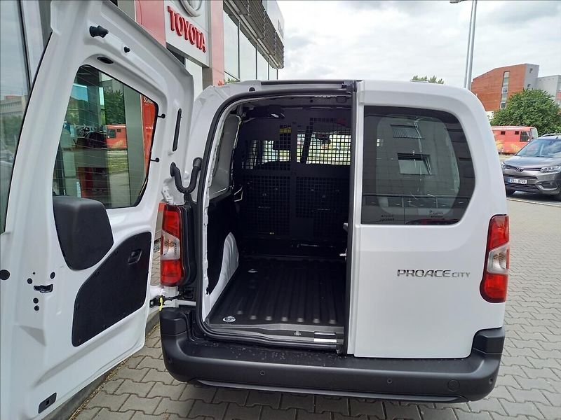 Toyota ProAce City 1,5 Crew Cab L2 5S 1,5D 130k M - fotka 14 z 16