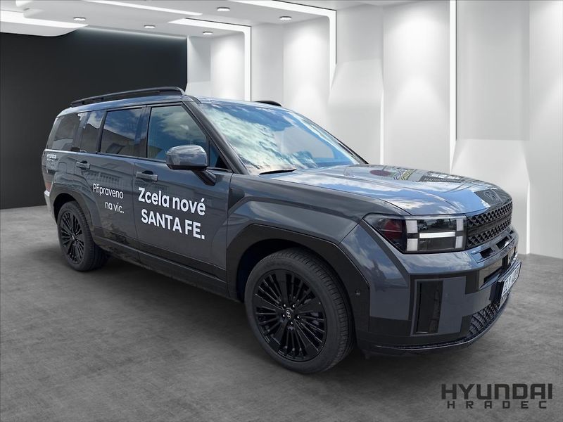 Hyundai Santa Fe 1,6 4x4 Caligraphy PlugIn  4x4 - fotka 2 z 12
