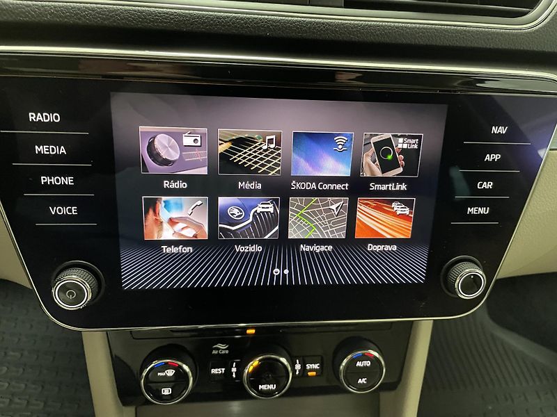 Škoda Superb 2.0 TDi DSG ČR NAVI ACC SERVIS - fotka 25 z 31