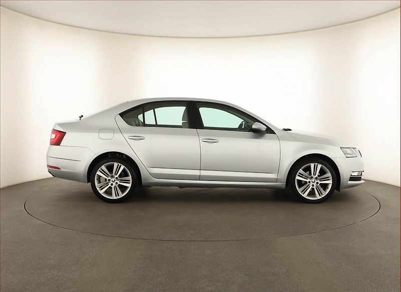 Škoda Octavia (2017) Style 1.6 TDI, Automat, ČR - fotka 6 z 15