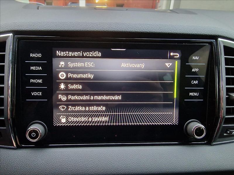 Škoda Karoq 2.0TDI Style,původ ČR,1.Maj. - fotka 31 z 50