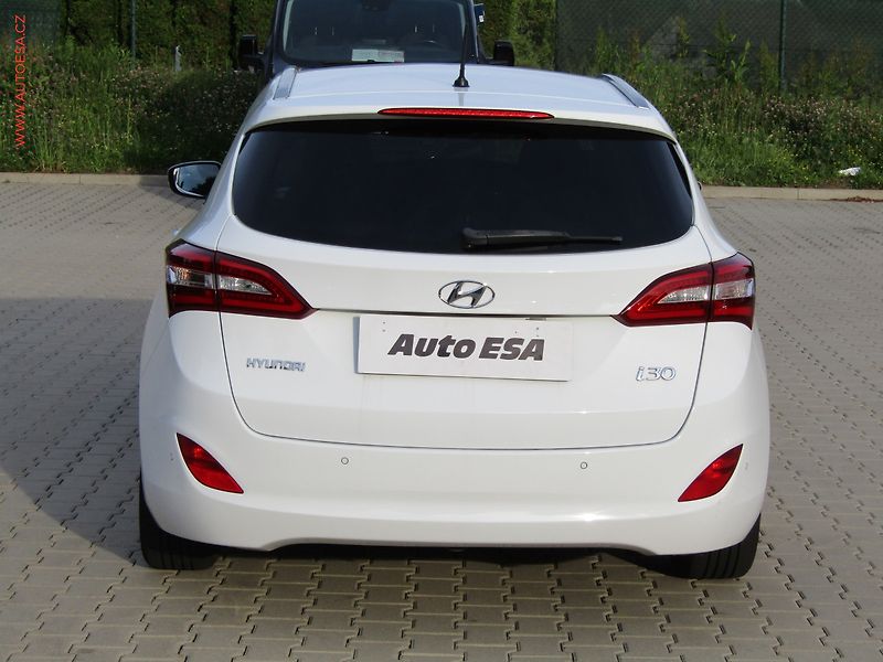 Hyundai i30 (2016) 1.6 GDi - fotka 5 z 22
