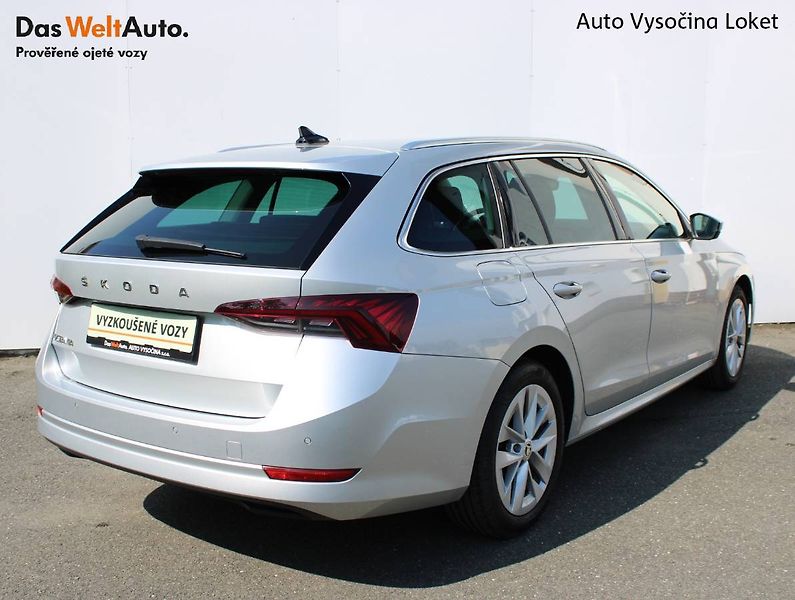 Škoda Octavia (2023) 2.0 TDI DSG Head Up TAŽNÉ kůže - fotka 2 z 35