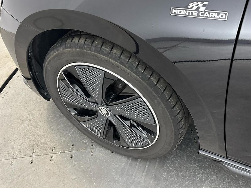 Škoda Scala Monte Carlo DSG - fotka 27 z 30
