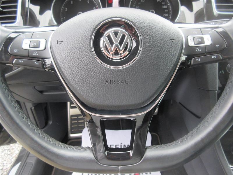 Volkswagen Golf 1,4 TSI 92 kW Edice Allstar - fotka 9 z 16