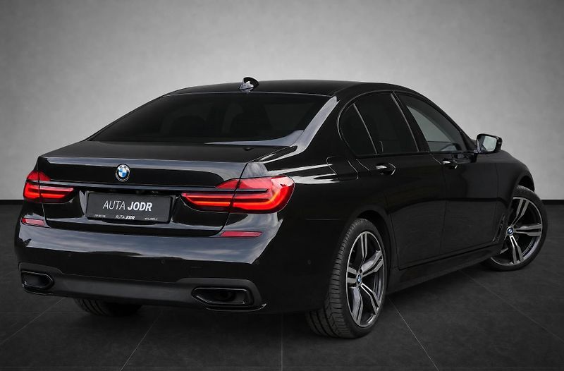 BMW Řada 7 740d xDrive, Laser, Ventilace - fotka 5 z 42