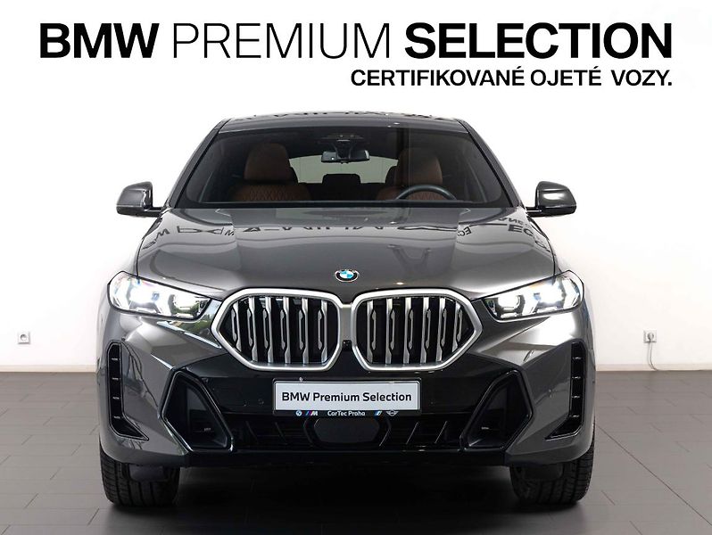 BMW X6 xDrive30d - fotka 3 z 24