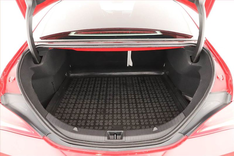 Mercedes-Benz CLA (2013) 220 CDI, Automat, Kůže, Navi - fotka 17 z 18