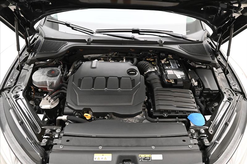 Škoda Octavia 2,0 TDI 110 kW DSG MATRIX LED - fotka 9 z 33