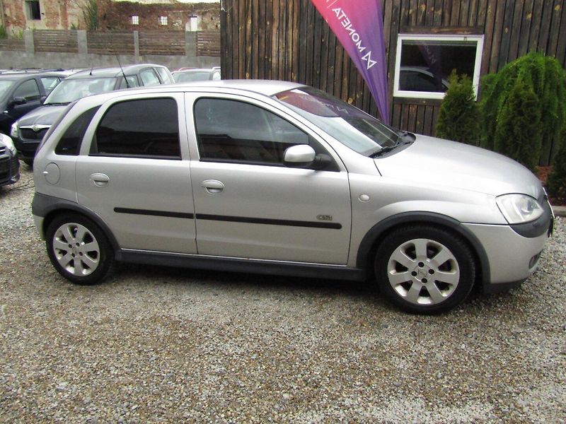 Opel Corsa (2002) GSi 1.8 16VC 92kW - fotka 8 z 38