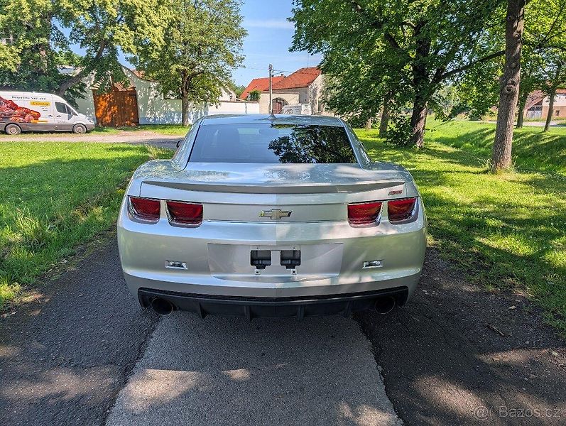 Chevrolet Camaro (2011) Havarované na pravý bok. Jedná - fotka 4 z 15