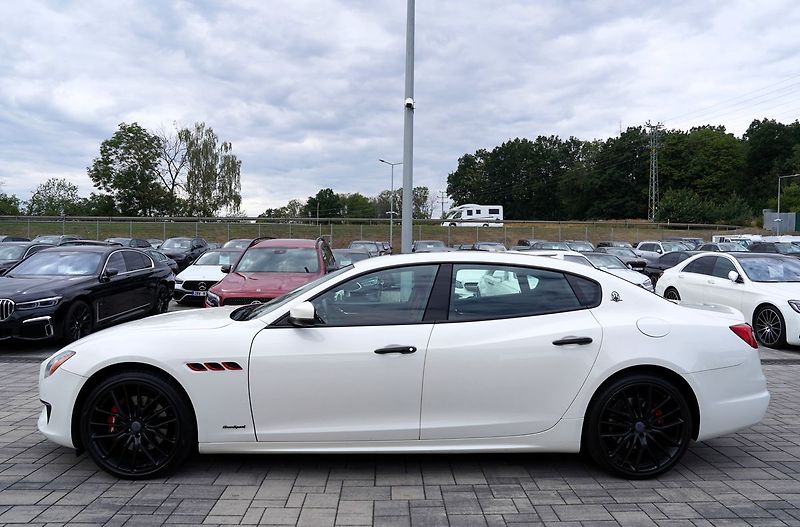 Maserati Quattroporte S Q4 3.0i V6/410 PS/automat/B& - fotka 3 z 50