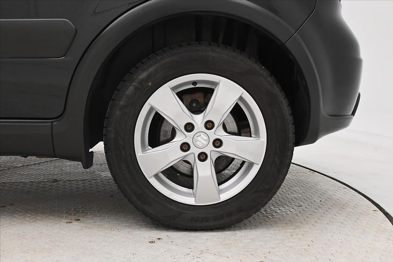 Suzuki SX4 1,6 88kW 4x4 Tažné Nová STK - fotka 29 z 29