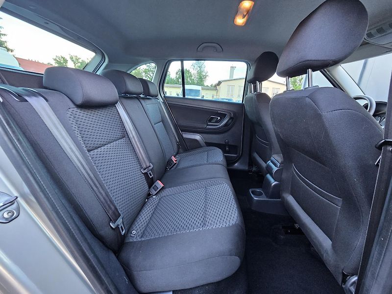 Škoda Fabia 1.2 TSI 63kW,KLIMA,TEMPOMAT - fotka 30 z 50