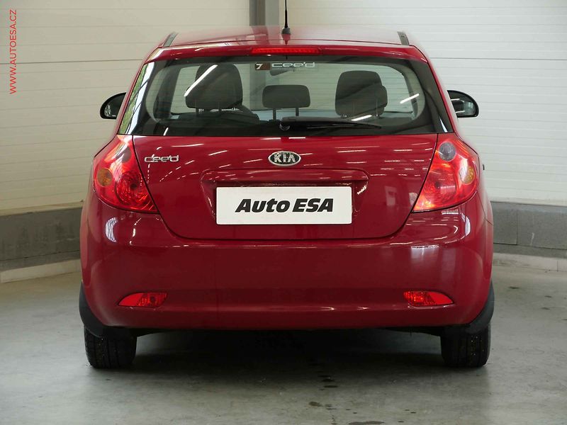Kia Ceed (2007) 1.4i, ČR, Klima - fotka 5 z 19