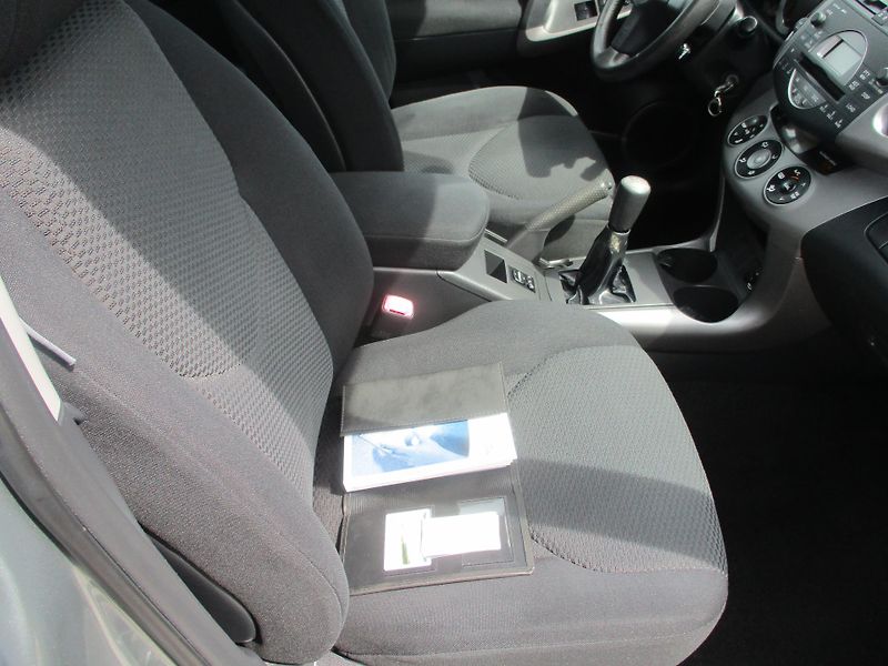Toyota RAV4 (2006) 2,0 VVTi - fotka 7 z 12