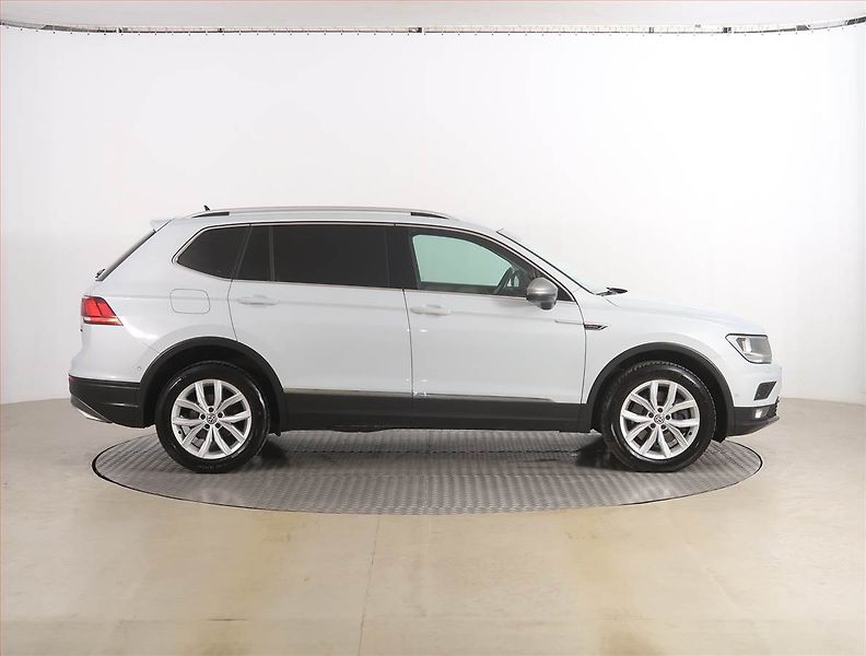 Volkswagen Tiguan Allspace (2018) 2.0 TDI, 4X4, Automat - fotka 6 z 21