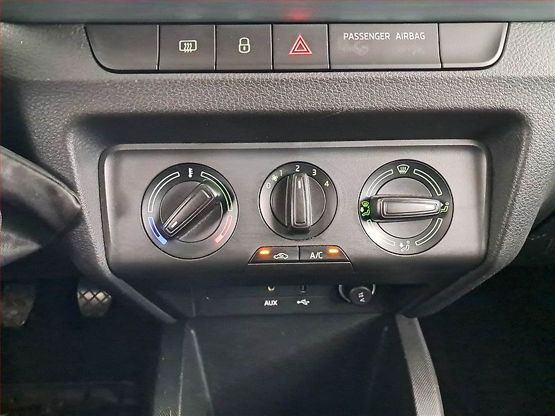 Škoda Fabia (2015) 1.4 TDI, ČR,1.maj, Tempomat - fotka 14 z 16