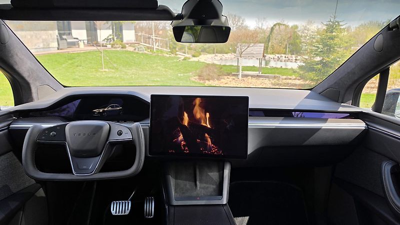 Tesla Model X (2023) Plaid - Tažné 2 250 kg - fotka 4 z 11