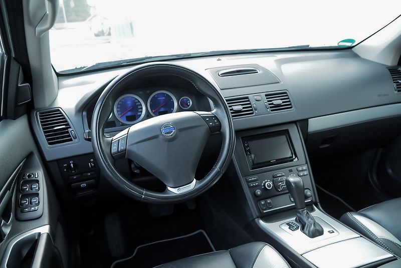 Volvo XC90 D5 AWD POLESTAR - fotka 12 z 30