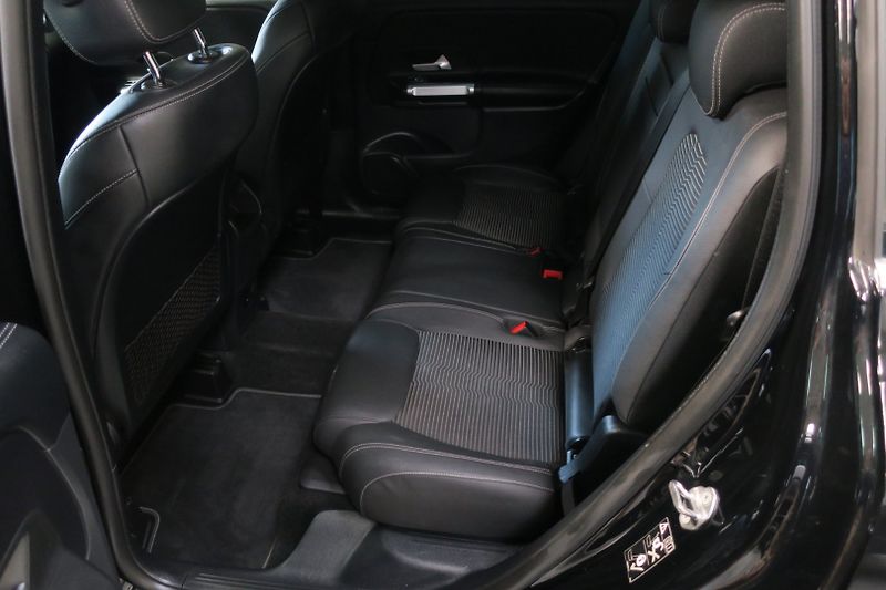 Mercedes-Benz GLB (2022) 220 D 4MATIC - fotka 42 z 48