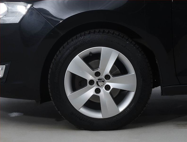 Škoda Rapid (2015) Spaceback 1.2 TSI - fotka 14 z 19