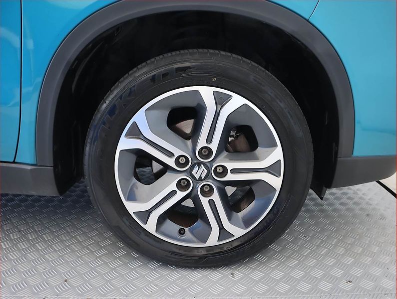 Suzuki Vitara (2016) 1.6 VVT, 4X4, Serv.kniha - fotka 15 z 19