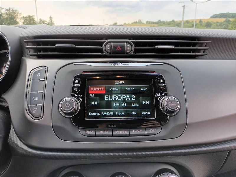 Alfa Romeo Giulietta 1,6 1.6 JTD,77KW,SPRINT,TAŽNÉ, - fotka 31 z 42