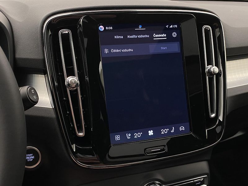 Volvo XC40 (2026) B3 AUT DARK PLUS - fotka 42 z 60