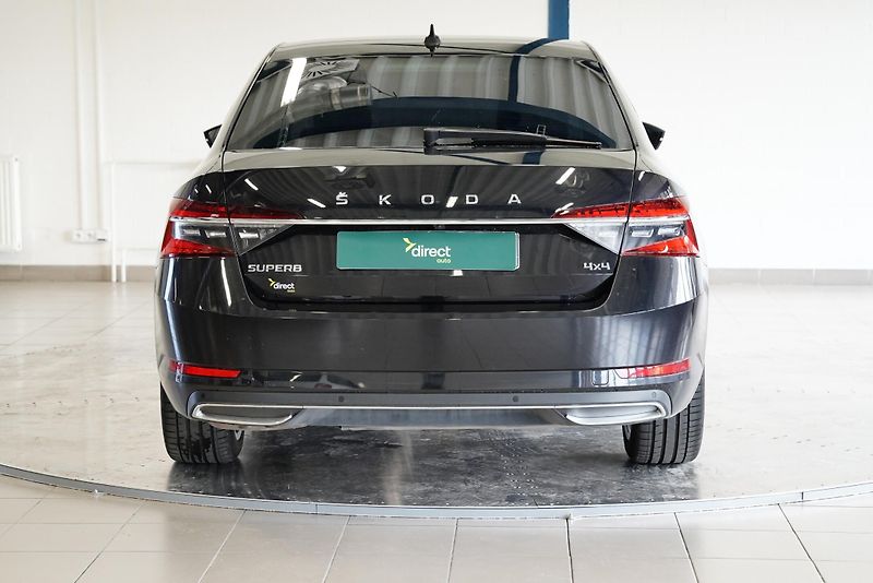 Škoda Superb - fotka 6 z 27
