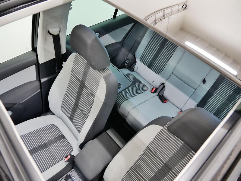 Volkswagen Tiguan - fotka 25 z 25