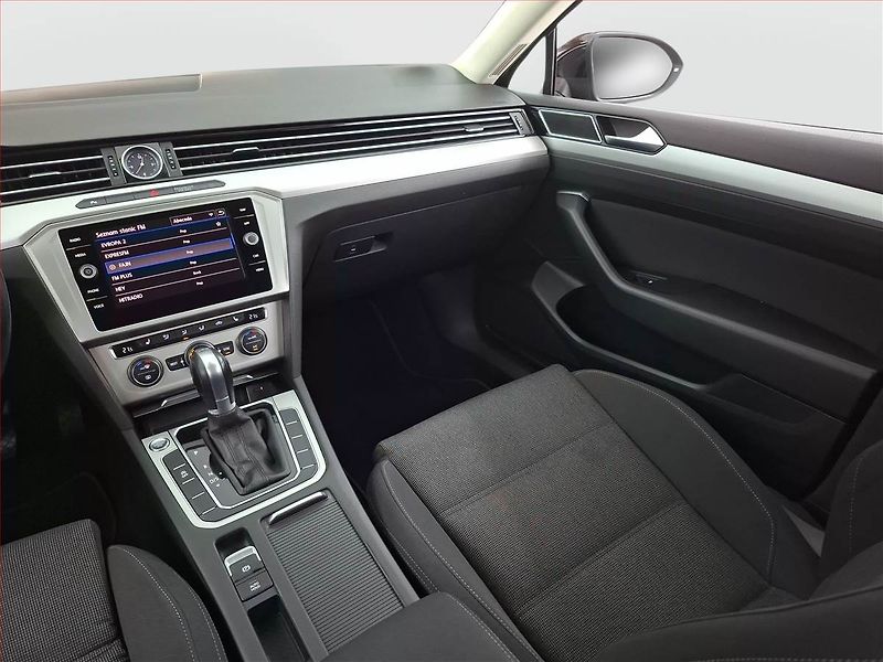 Volkswagen Passat (2019) 2.0 TDI, Automat, Navi - fotka 8 z 22