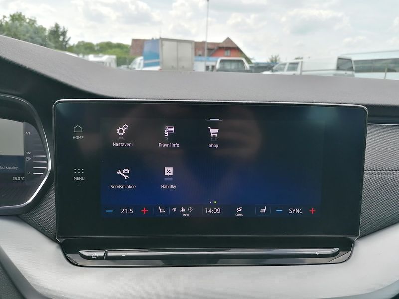 Škoda Octavia (2020) 1.5 TSi Style MATRIX KŮŽE - fotka 15 z 33