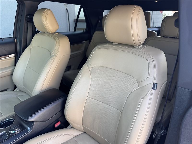Ford Explorer 3,5 V6 268kW 4X4 PLATINUM - fotka 21 z 50