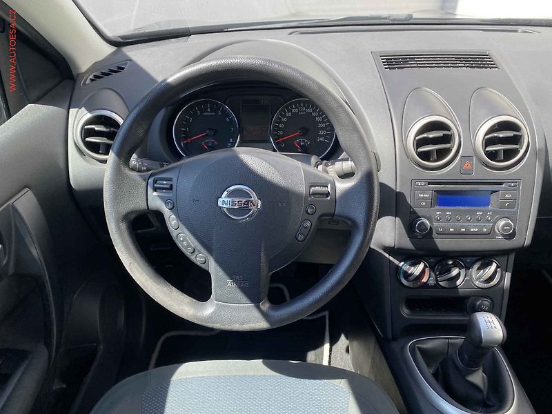 Nissan Qashqai (2013) 1.6, Visia, +ALU - fotka 11 z 16