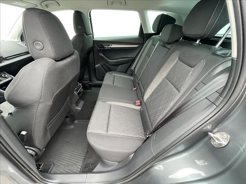 Škoda Karoq 2,0 TDI DSG 4x4 Style TAŽNÉ - fotka 16 z 24