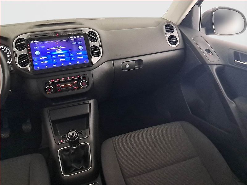 Volkswagen Tiguan (2013) 2.0 TDI, Park. senzory - fotka 8 z 18